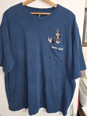 Vintage 90s Looney Tunes Wile E. Coyote "Gotta Split" Pocket Tee
